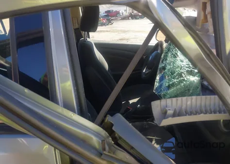 2014 Nissan Versa 1.6 Sv z USA, uszkodzony, nr VIN 3N1CN7AP7EL856041